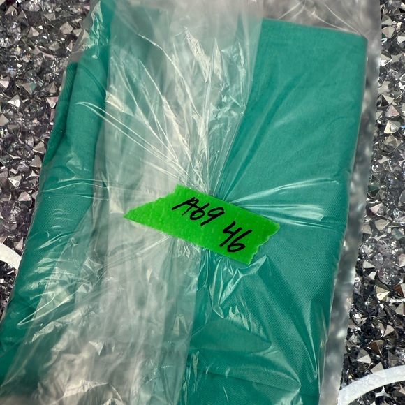 Walt Disney World T-shirt green blue orange yellow parks merch Graphic T-Shirt - Picture 9 of 9